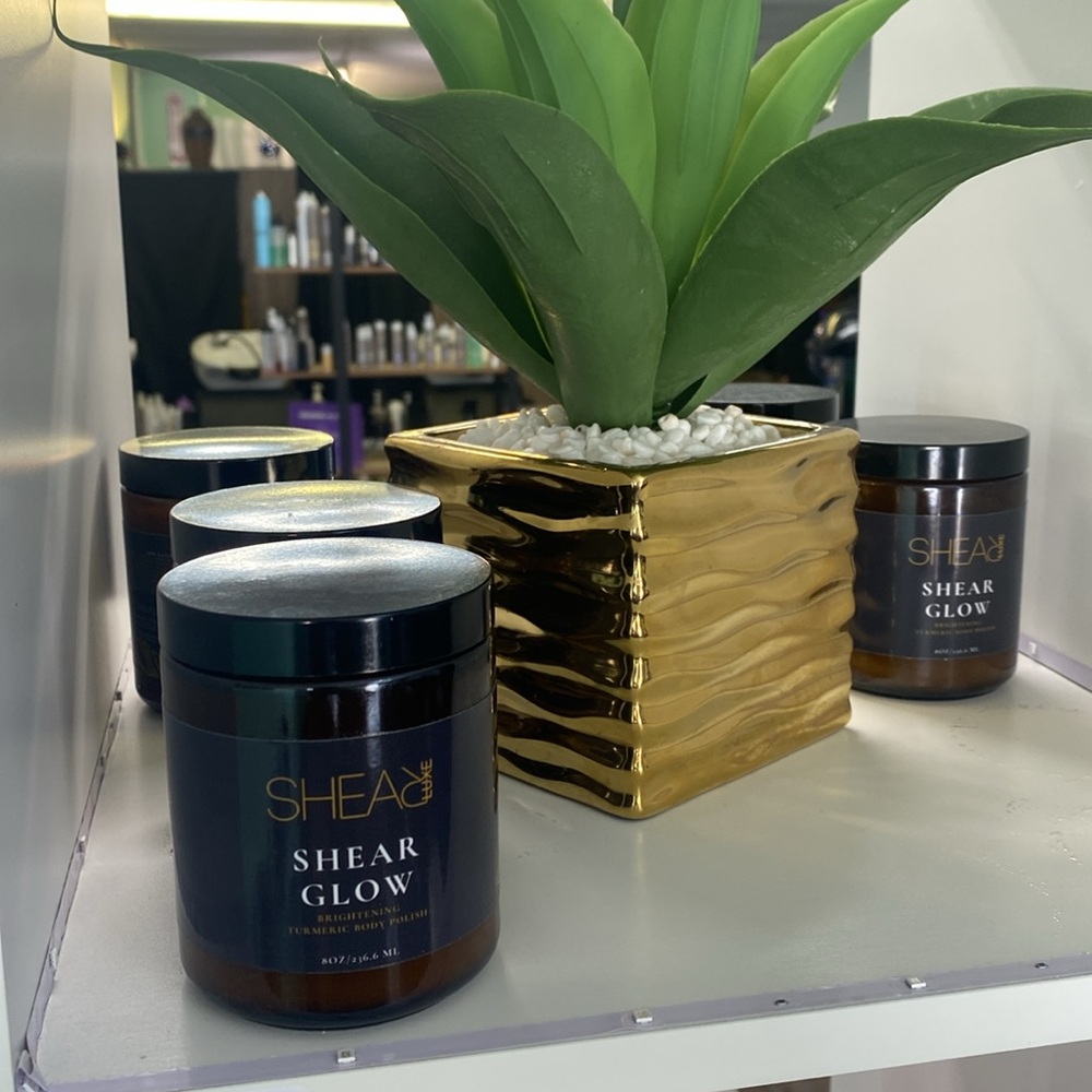 Shear Glow Brightening Turmeric Body Polish
$31.00